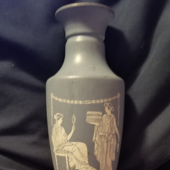 Vase - Picture 2 of 4